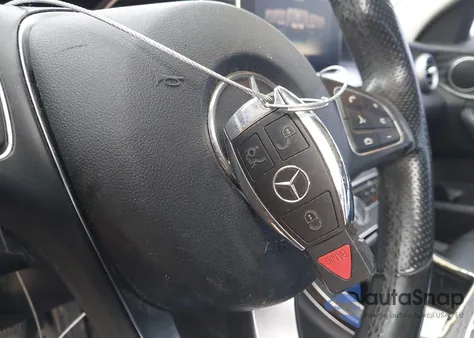 2016 Mercedes-Benz C 300 z USA, uszkodzony, nr VIN 55SWF4JB5GU115851